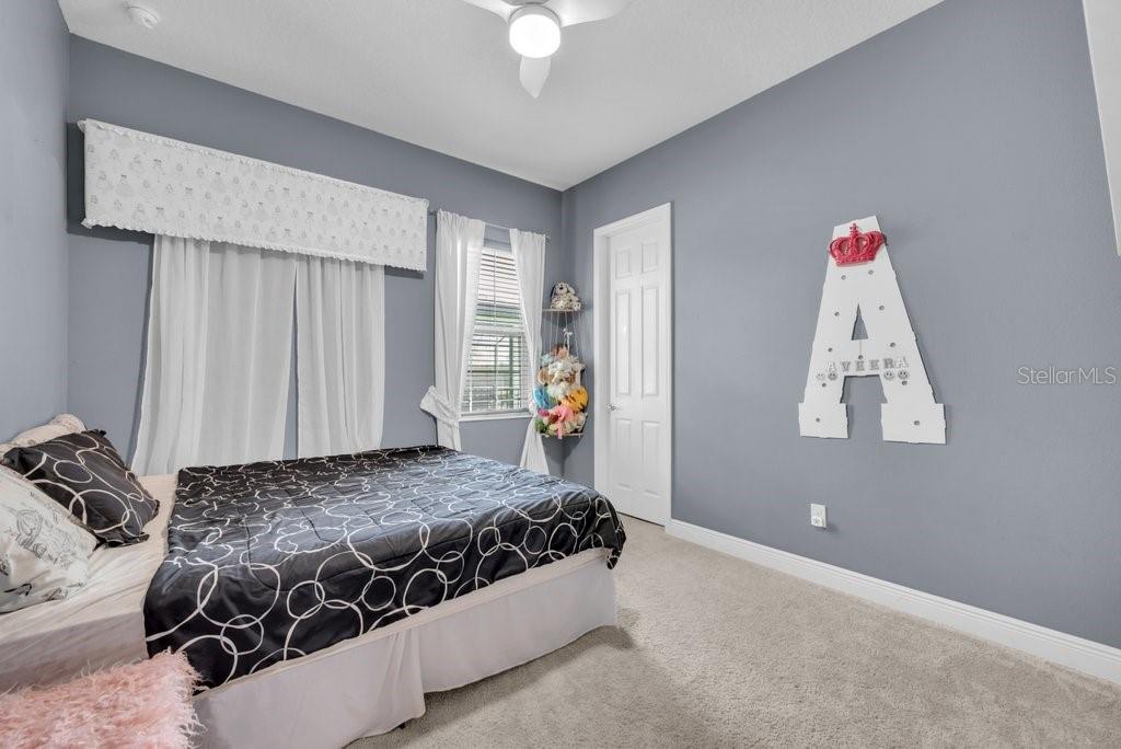 Listing photo id 25 for 6002 Watercolor Drive