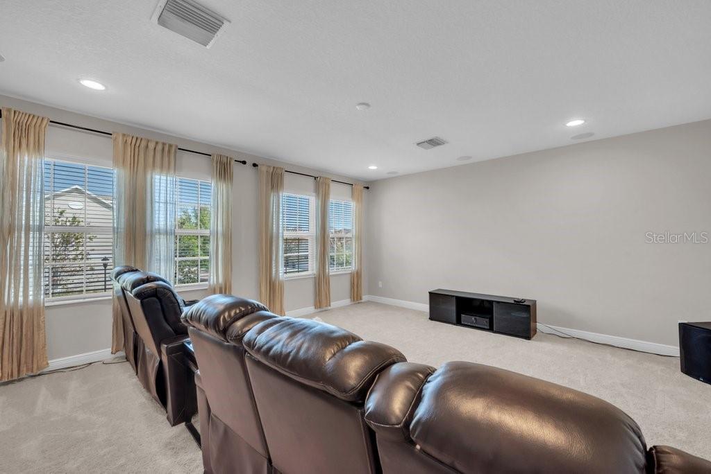 Listing photo id 30 for 6002 Watercolor Drive