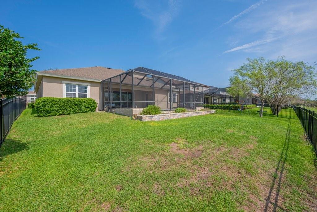 Listing photo id 40 for 6002 Watercolor Drive