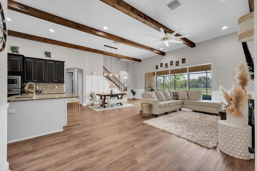 Listing photo id 6 for 6002 Watercolor Drive