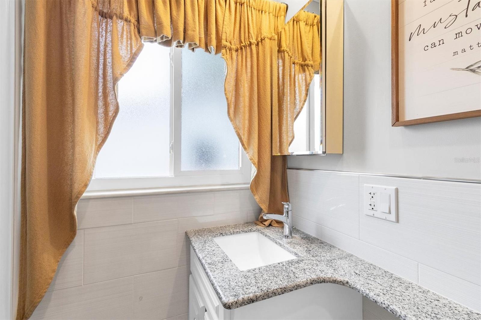 Image 15 of 31 For 13472 Bellewood Avenue