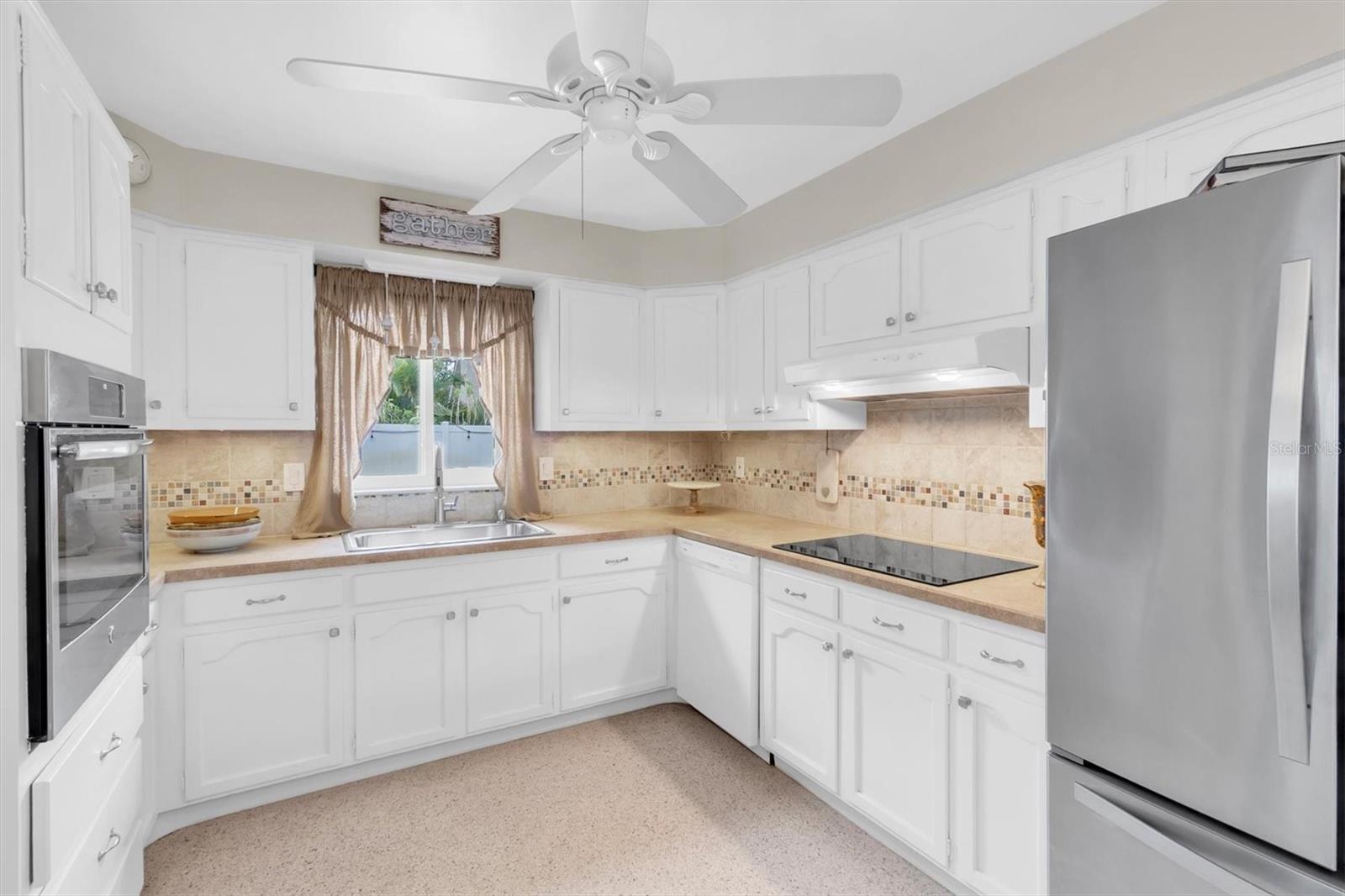 Image 5 of 31 For 13472 Bellewood Avenue