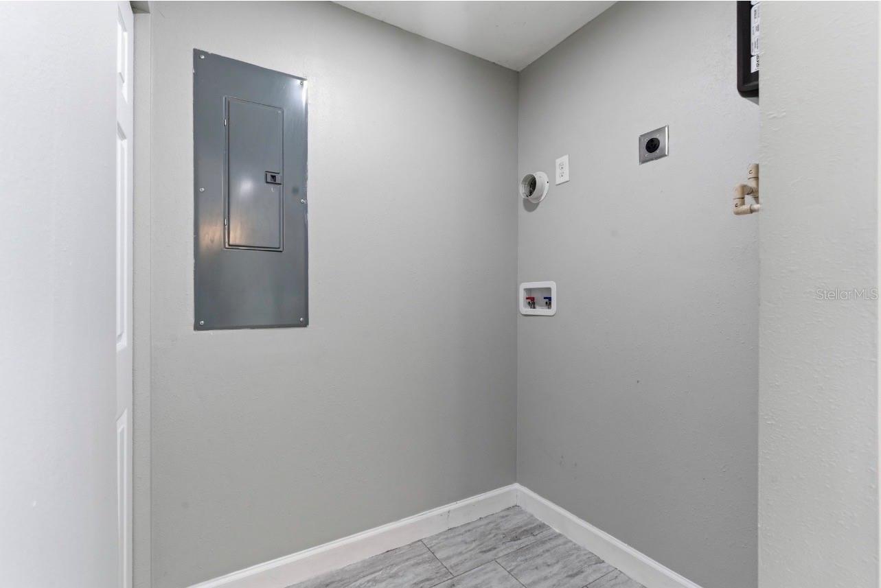 Image 18 of 37 For 8412 Westridge Drive