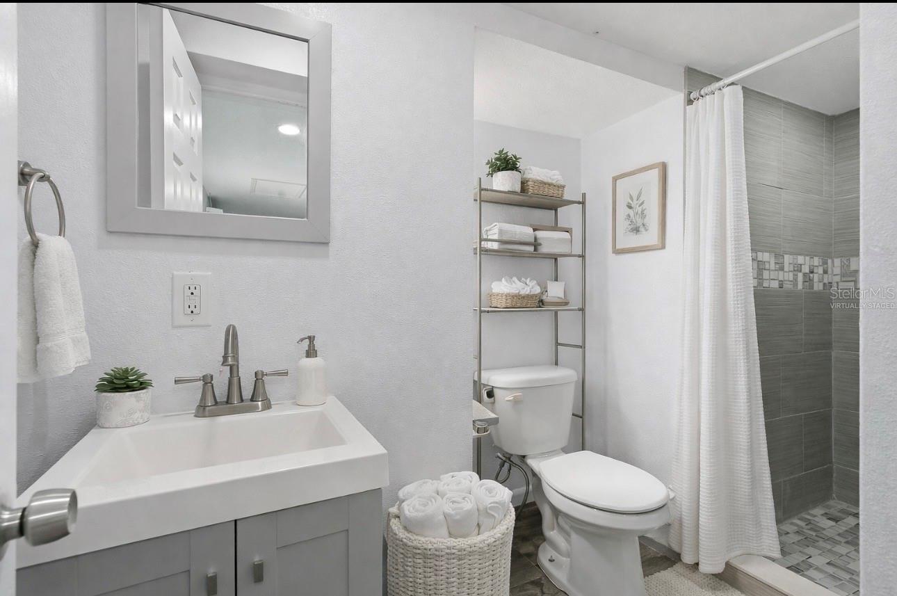 Image 31 of 37 For 8412 Westridge Drive