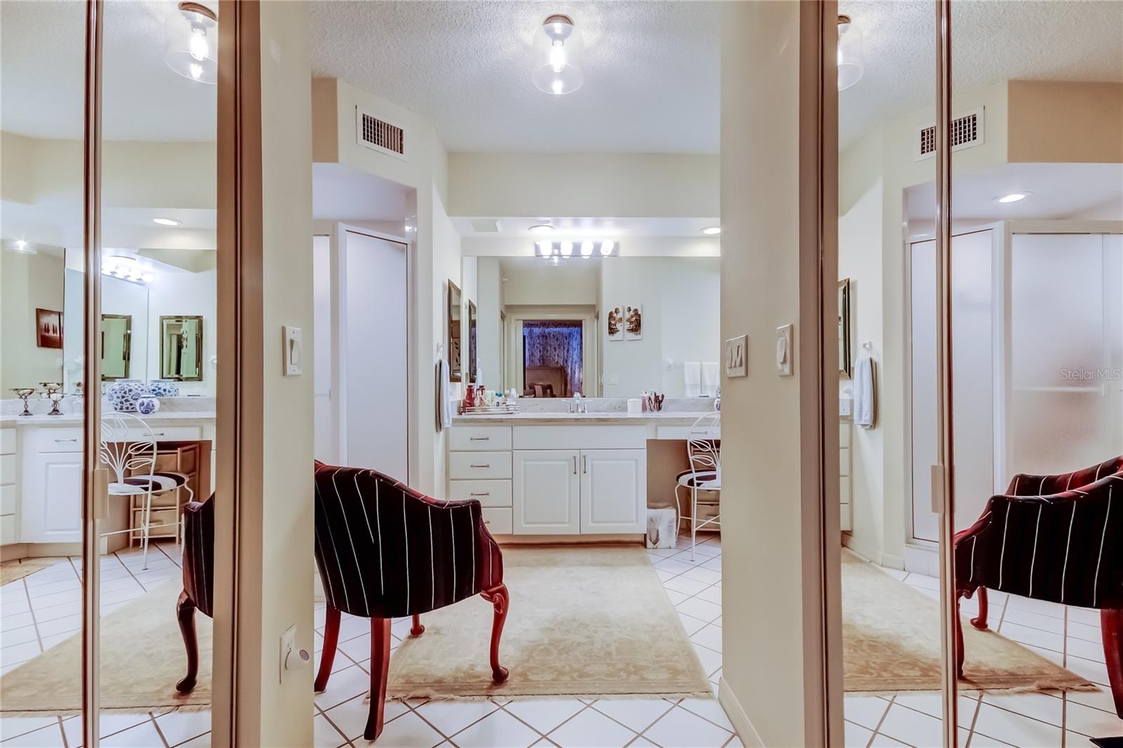 Image 21 of 57 For 6205 Shoreline Drive 1304