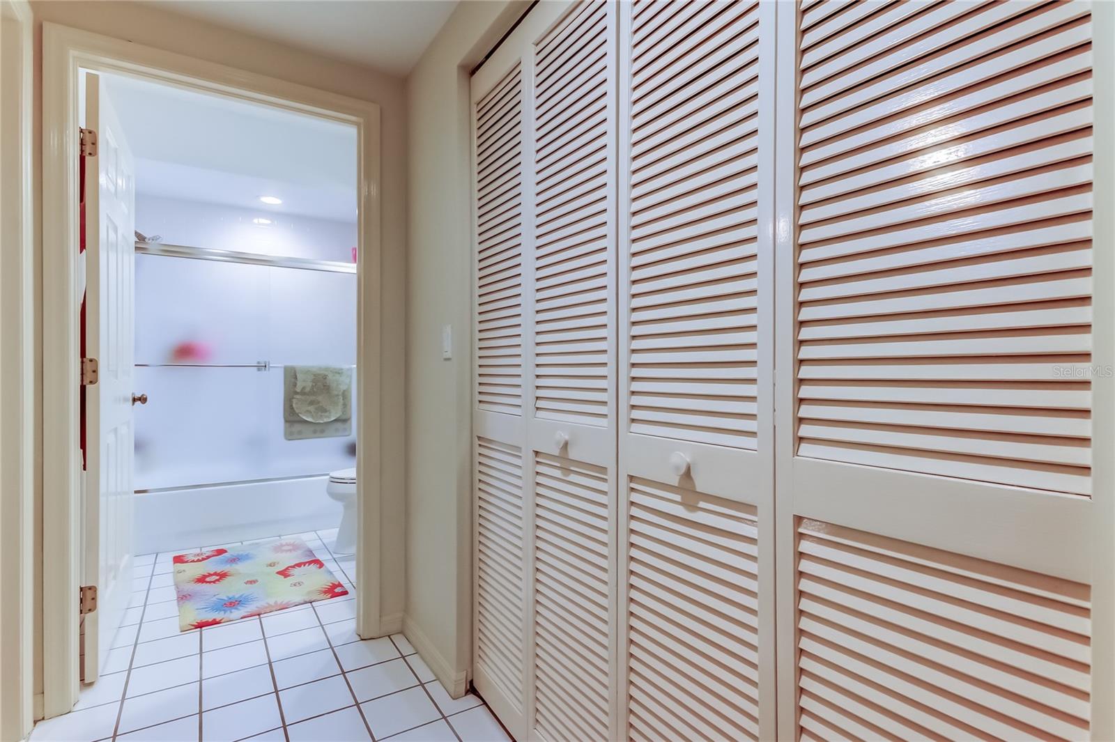 Image 33 of 57 For 6205 Shoreline Drive 1304