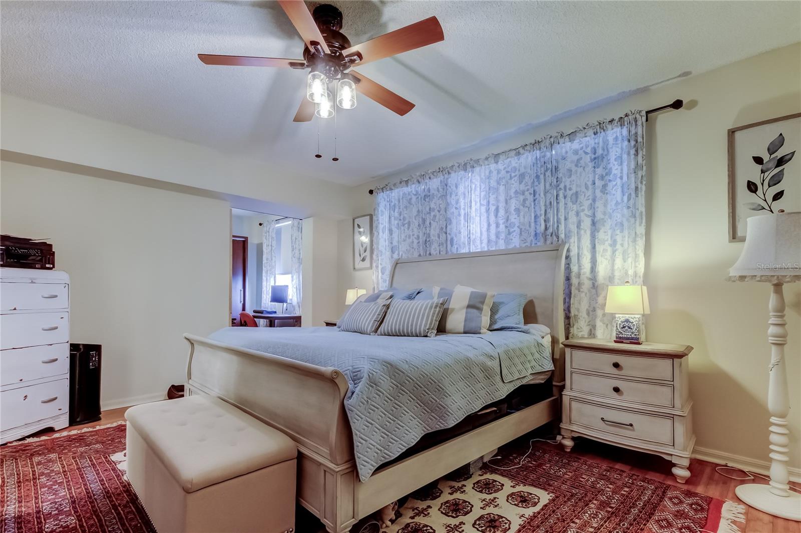 Image 46 of 57 For 6205 Shoreline Drive 1304