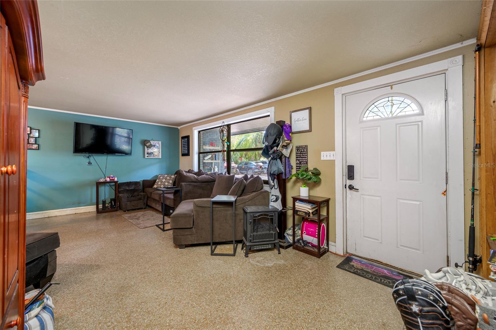 Listing photo id 13 for 19202 Rogers Road