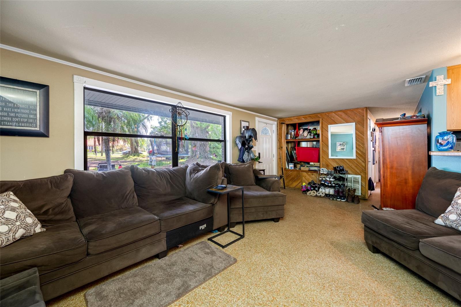 Listing photo id 15 for 19202 Rogers Road