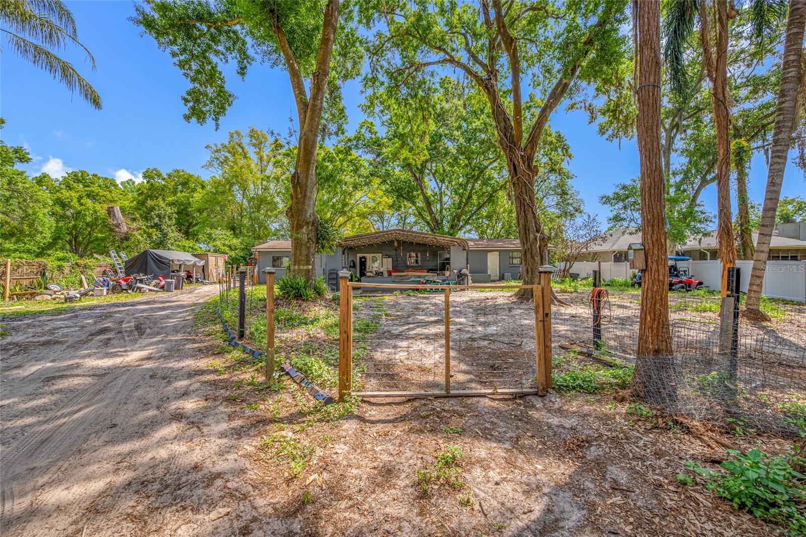 Listing photo id 40 for 19202 Rogers Road