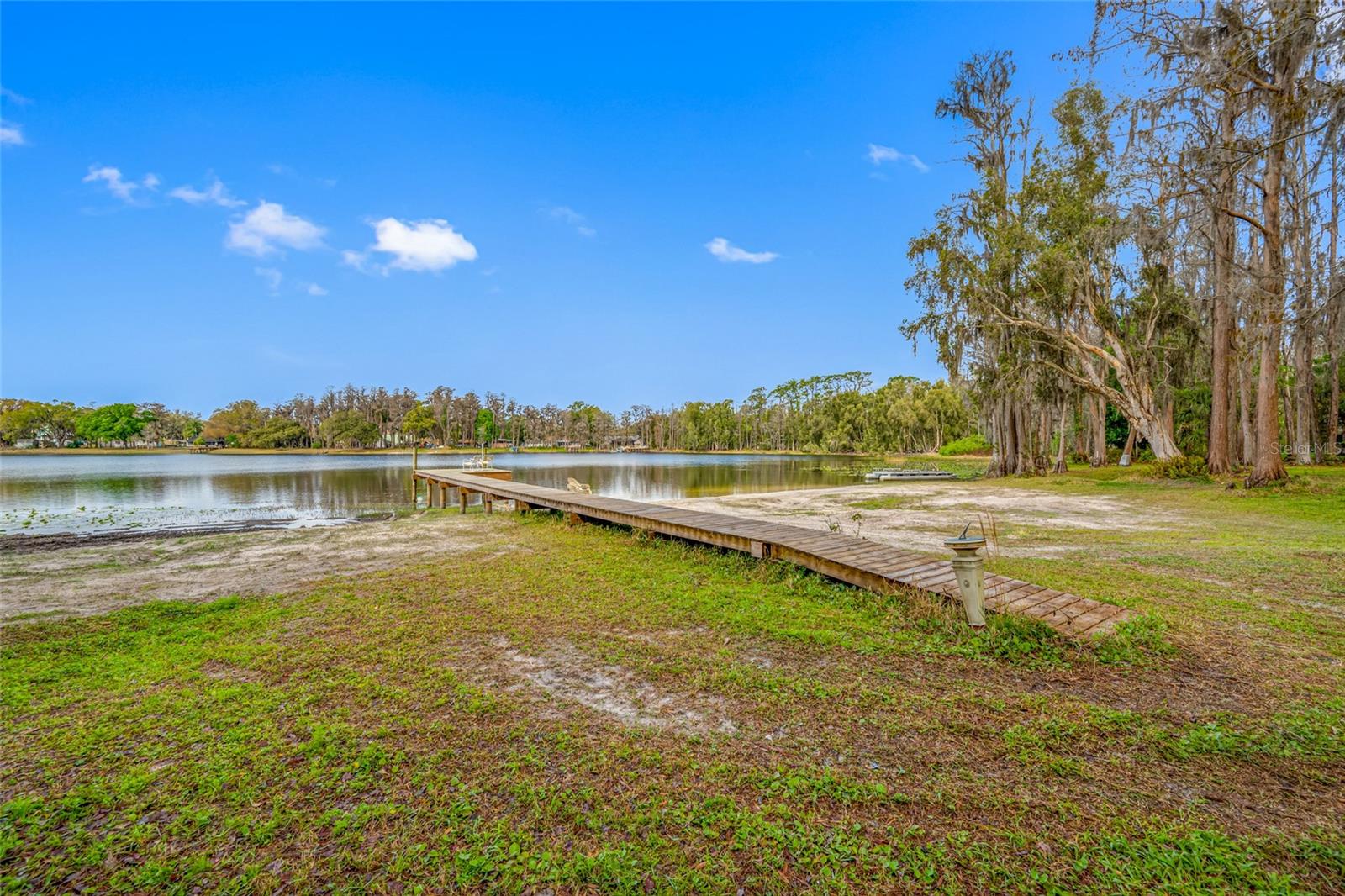 Listing photo id 53 for 19202 Rogers Road