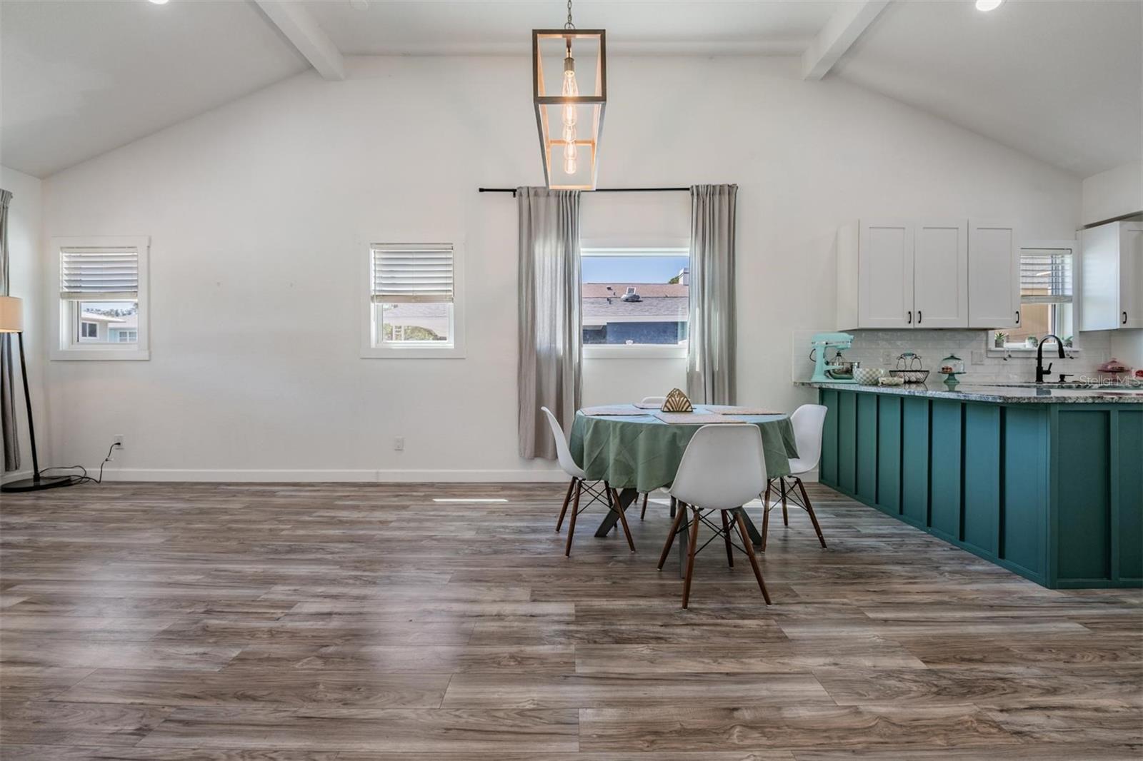 Image 12 of 46 For 1875 Michigan Avenue Ne