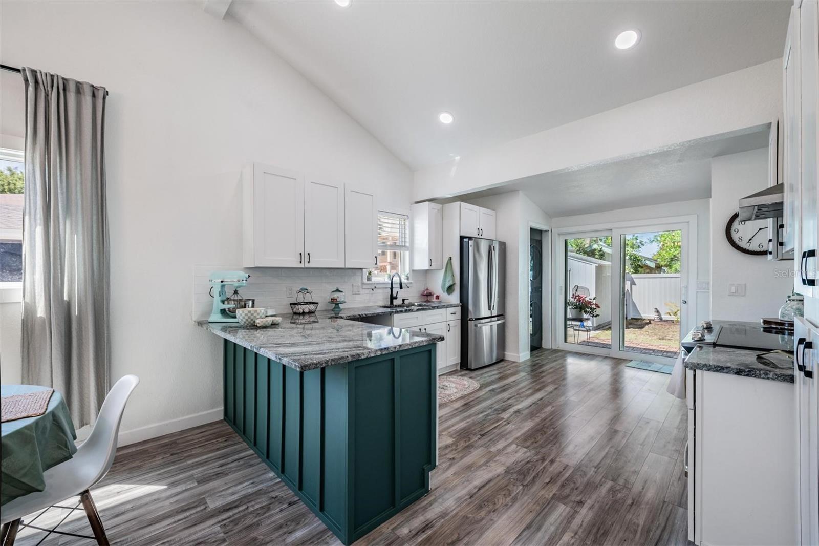 Image 16 of 46 For 1875 Michigan Avenue Ne