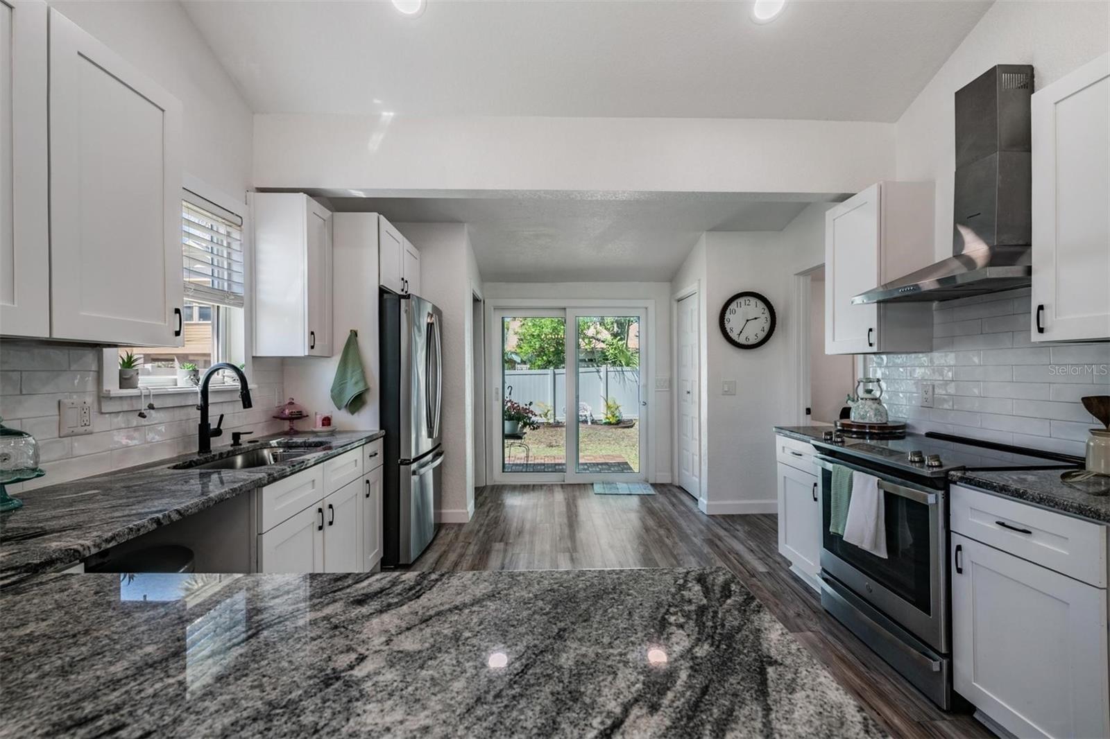 Image 17 of 46 For 1875 Michigan Avenue Ne