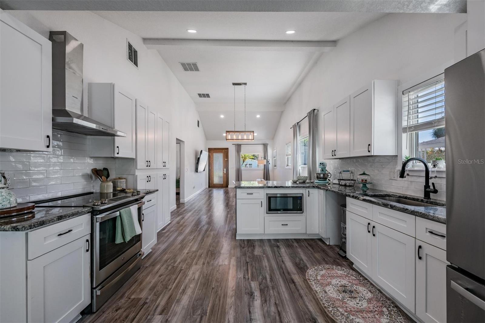 Image 20 of 46 For 1875 Michigan Avenue Ne