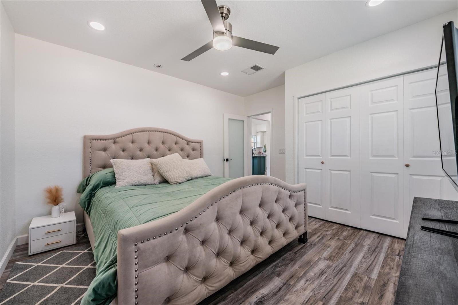 Image 24 of 46 For 1875 Michigan Avenue Ne