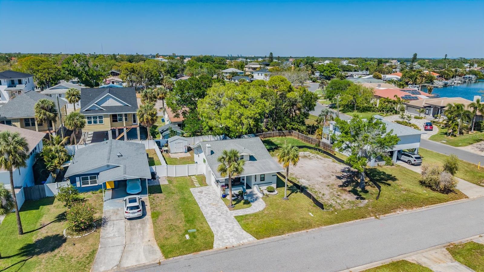 Image 3 of 46 For 1875 Michigan Avenue Ne