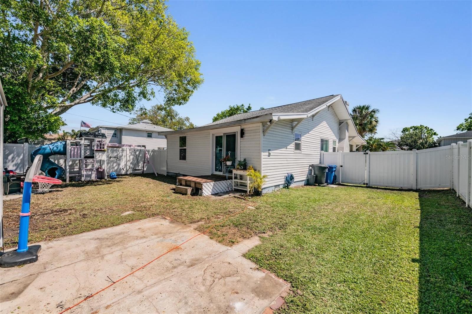 Image 37 of 46 For 1875 Michigan Avenue Ne