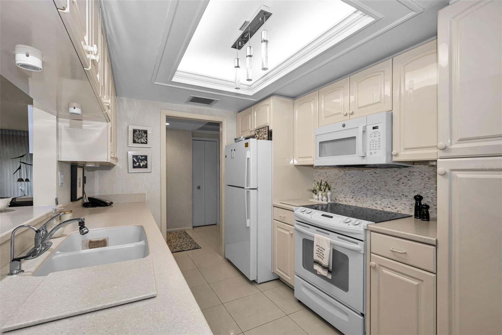 Image 12 of 100 For 36750 Us Highway 19  26-204