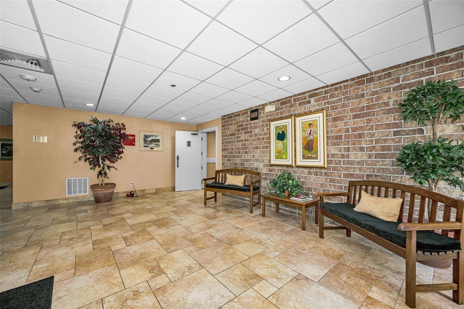 Image 48 of 100 For 36750 Us Highway 19  26-204