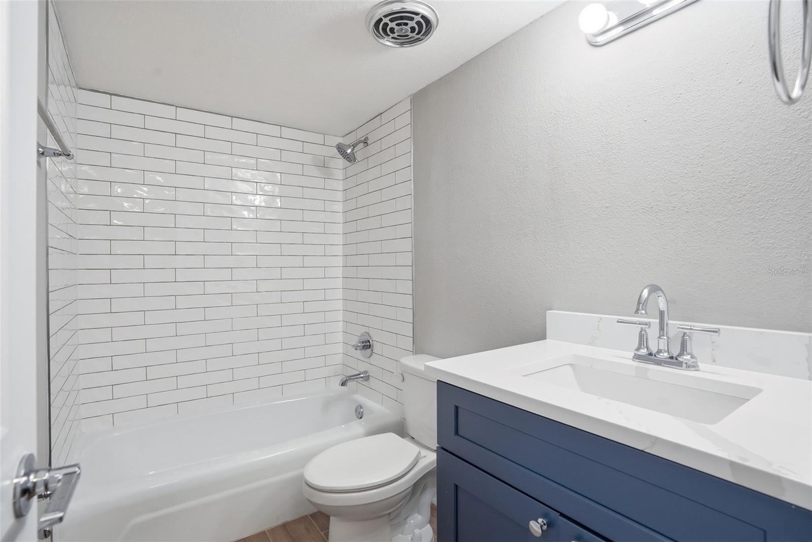 Image 16 of 24 For 507 Plaza Seville Court 13