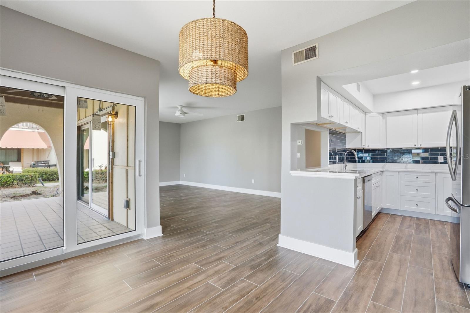 Image 7 of 24 For 507 Plaza Seville Court 13