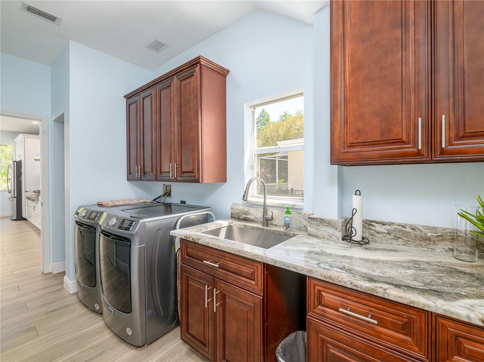 Image 13 of 76 For 10515 Canary Isle Drive