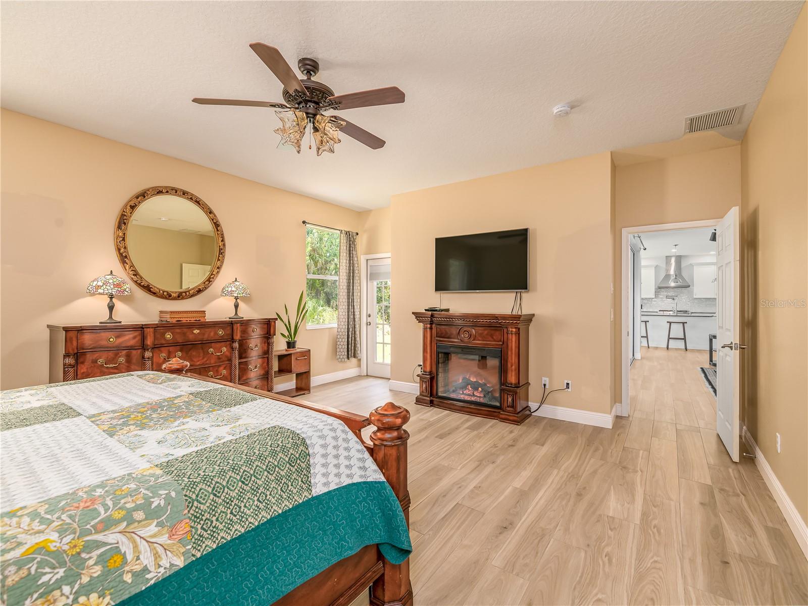 Image 18 of 76 For 10515 Canary Isle Drive