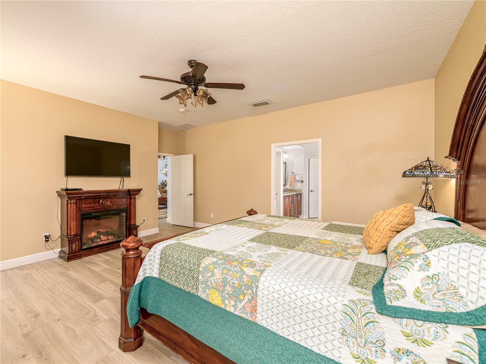 Image 19 of 76 For 10515 Canary Isle Drive