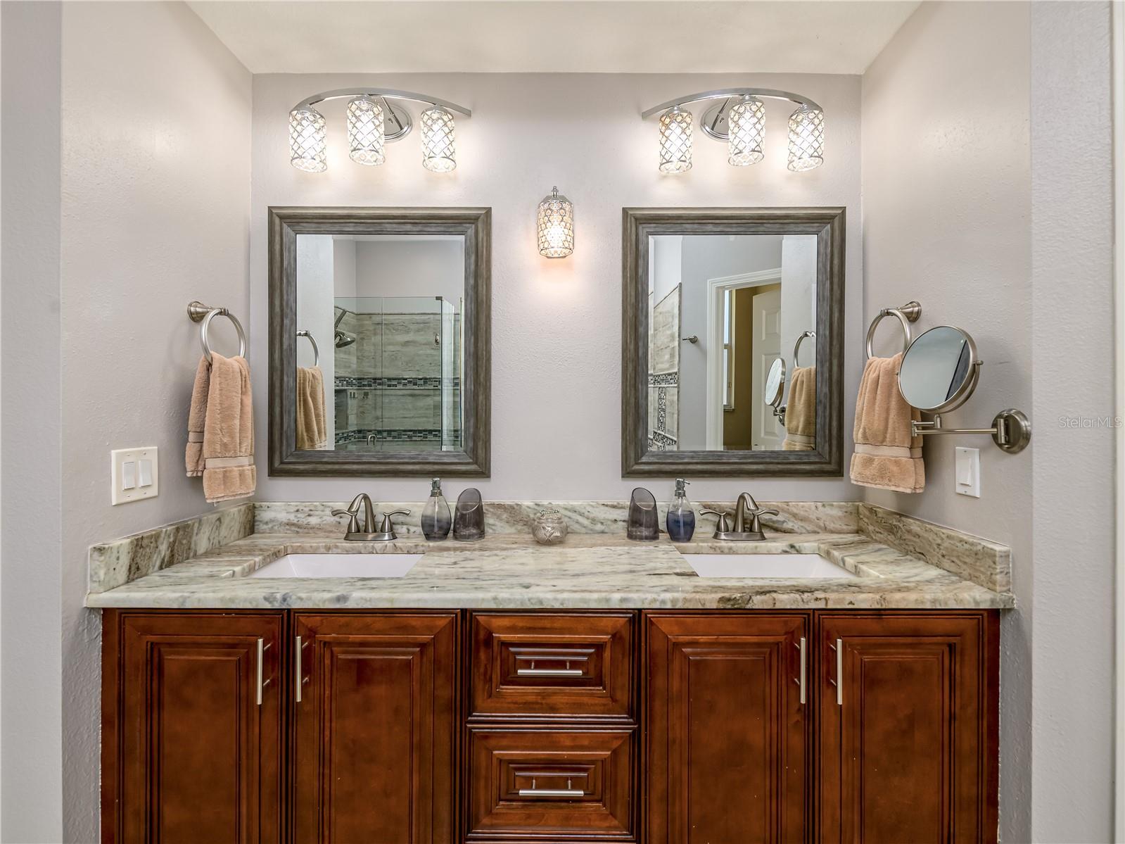 Image 21 of 76 For 10515 Canary Isle Drive