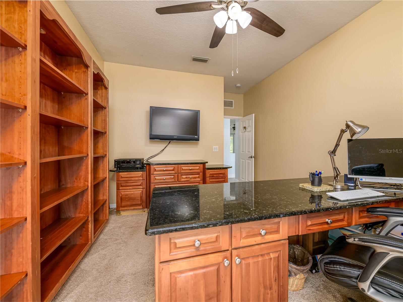 Image 27 of 76 For 10515 Canary Isle Drive