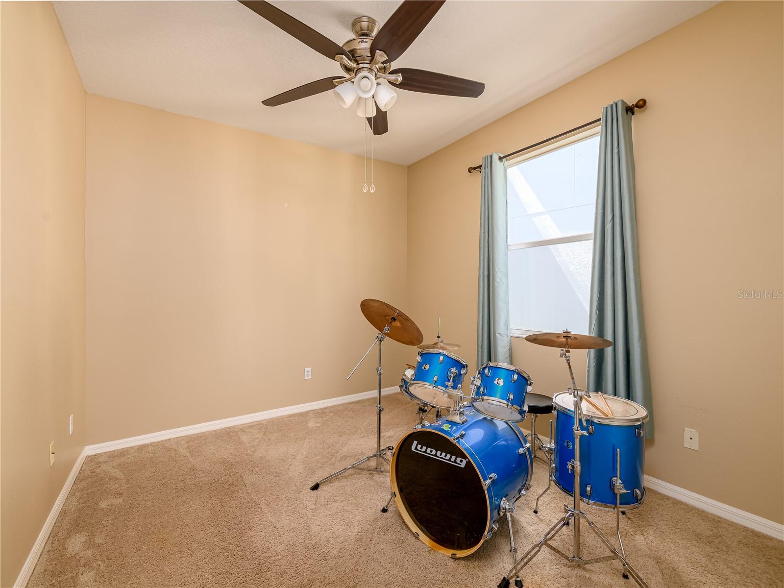 Image 33 of 76 For 10515 Canary Isle Drive