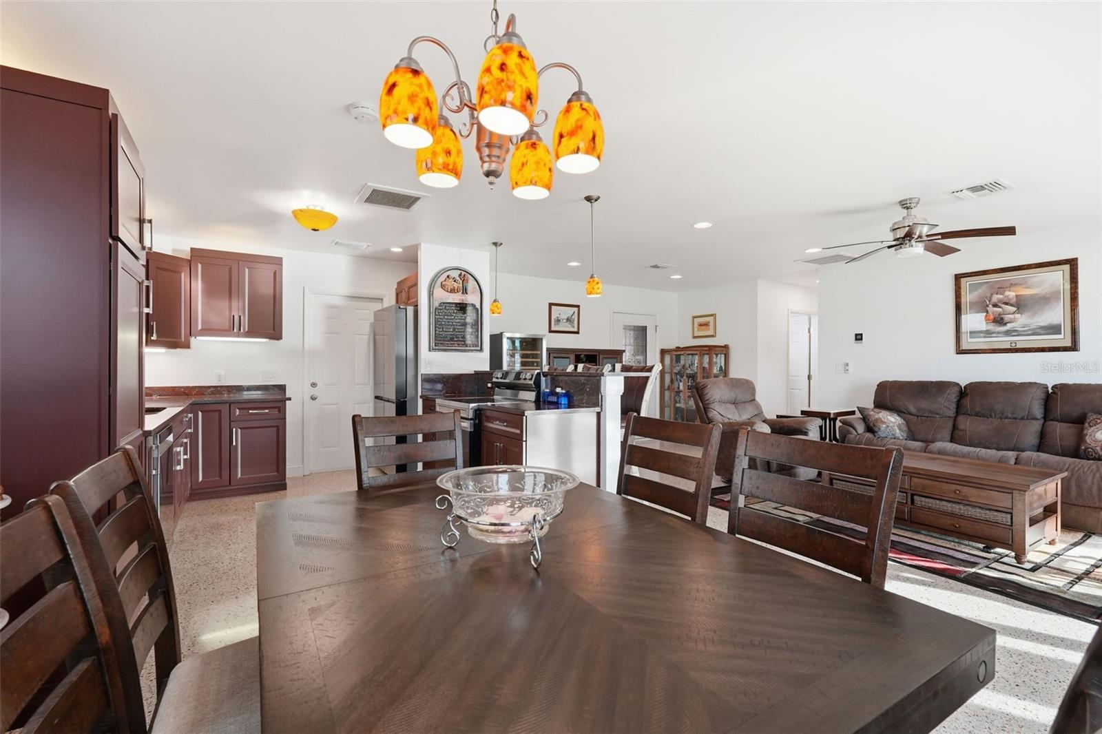 Image 14 of 48 For 532 Crystal Drive