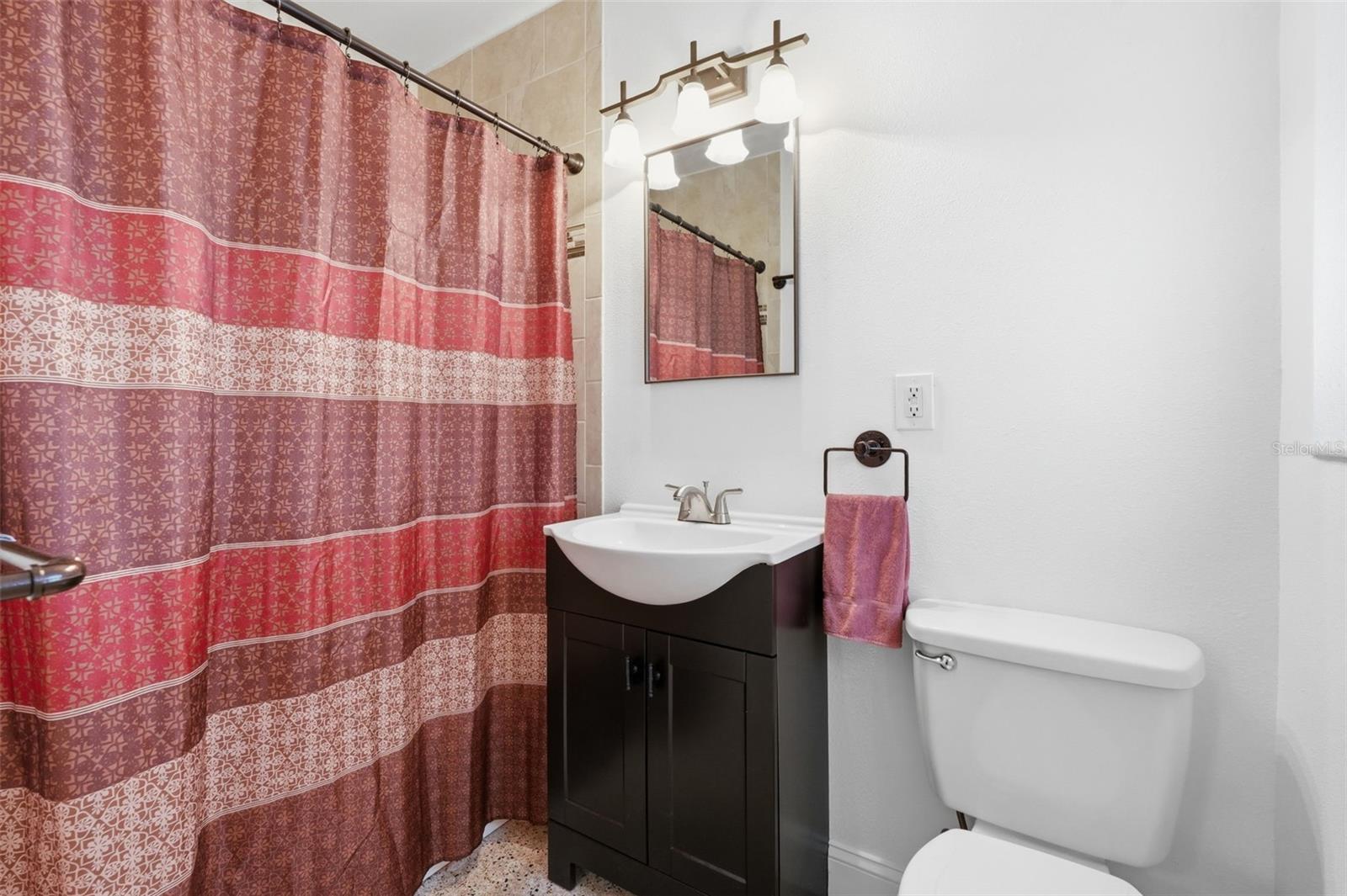 Image 17 of 48 For 532 Crystal Drive