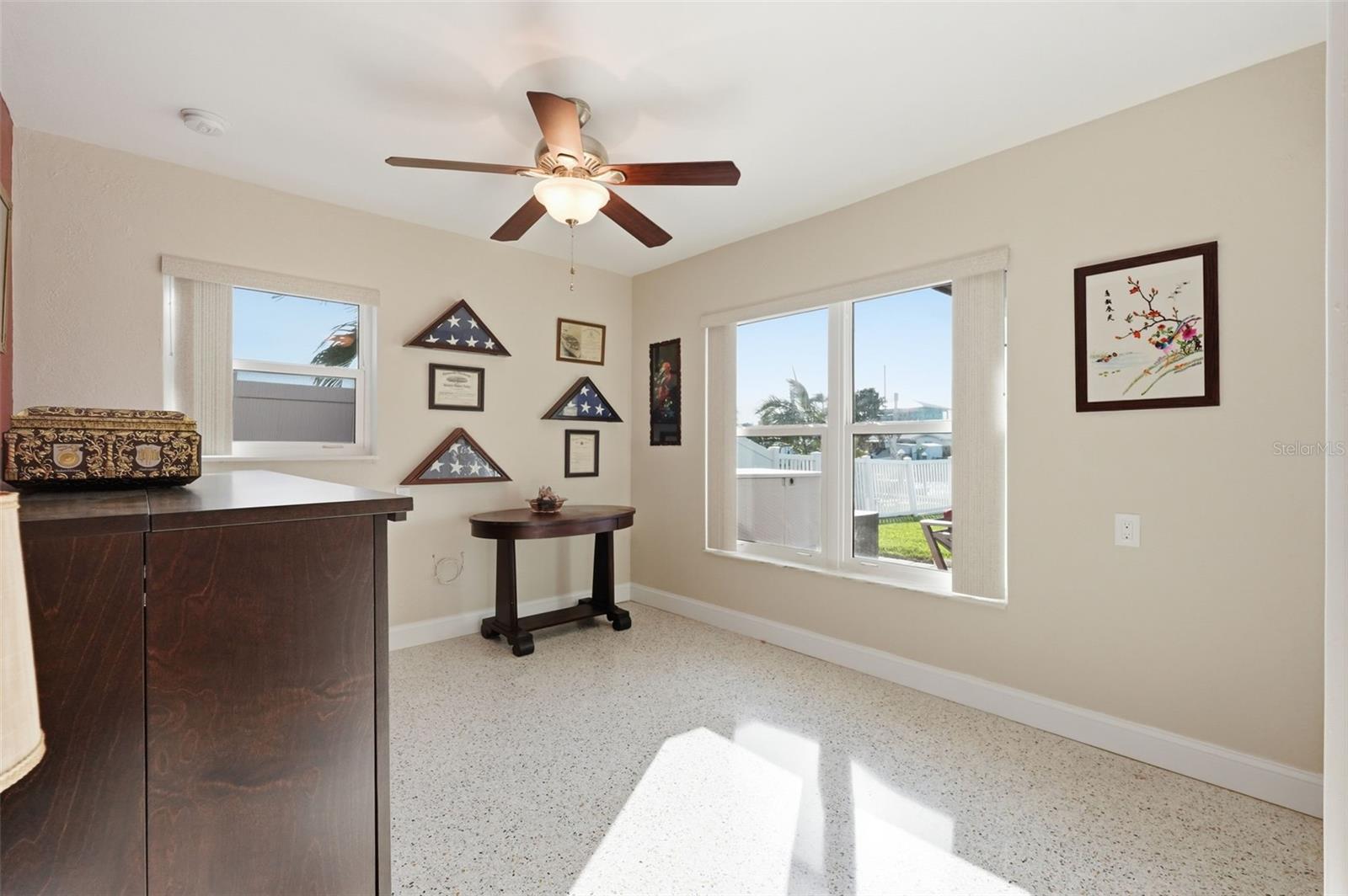 Image 18 of 48 For 532 Crystal Drive