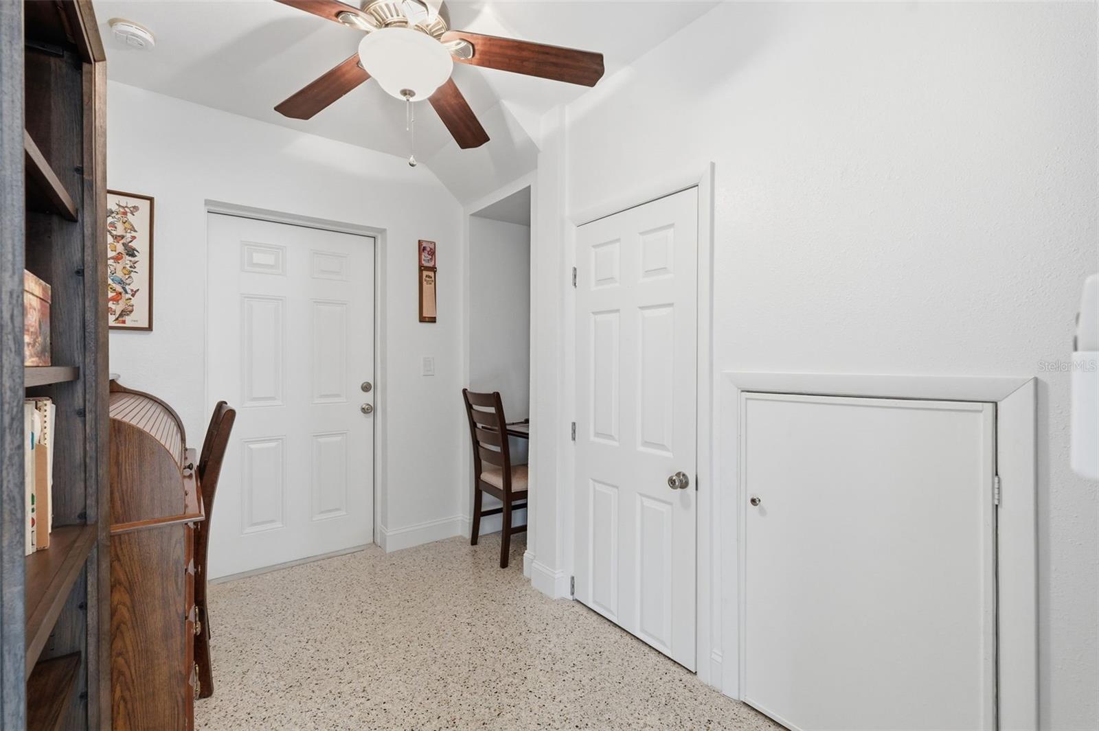 Image 21 of 48 For 532 Crystal Drive