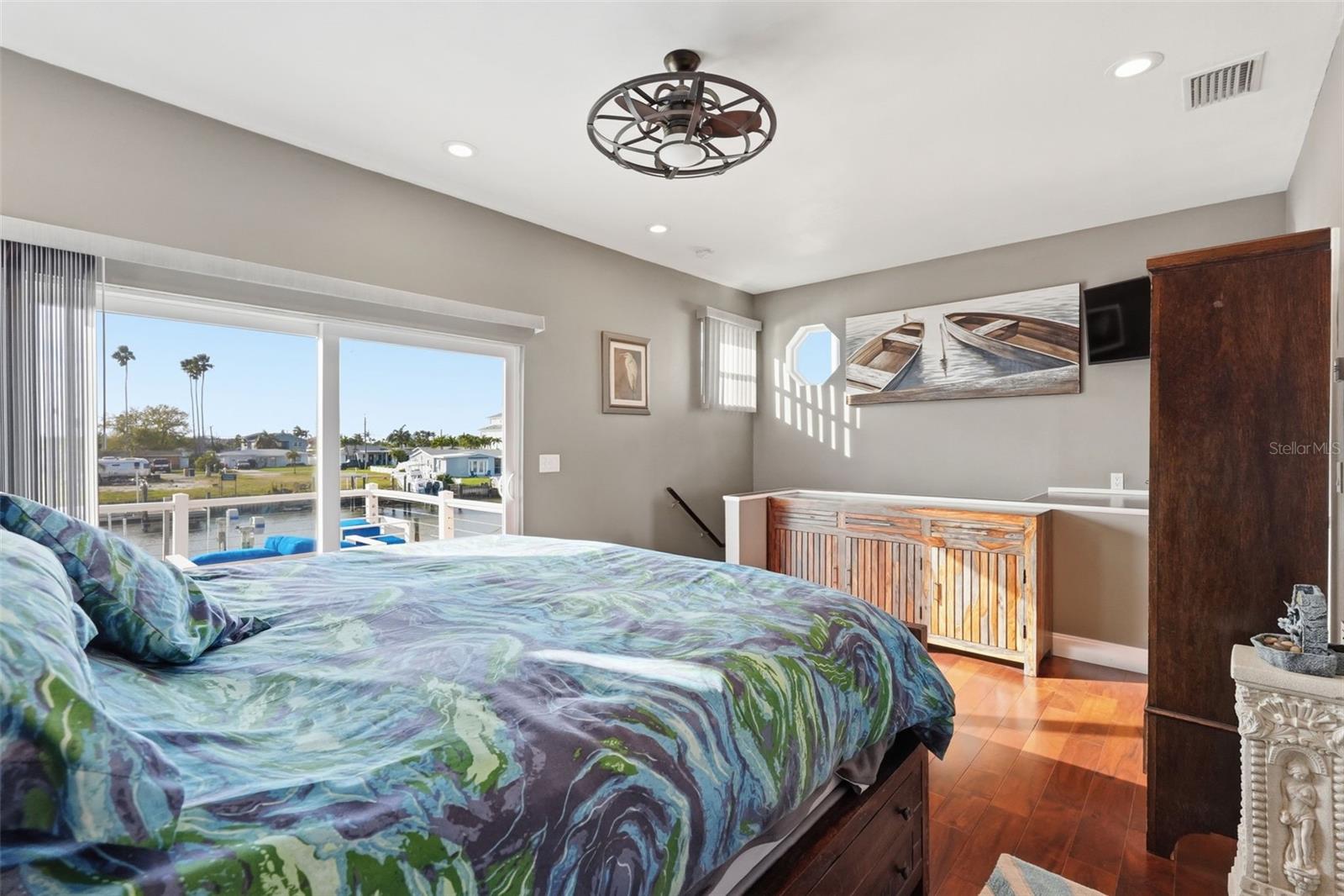 Image 24 of 48 For 532 Crystal Drive