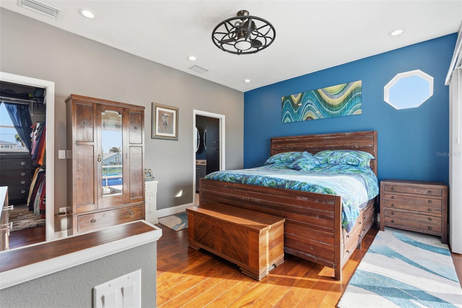 Image 25 of 48 For 532 Crystal Drive