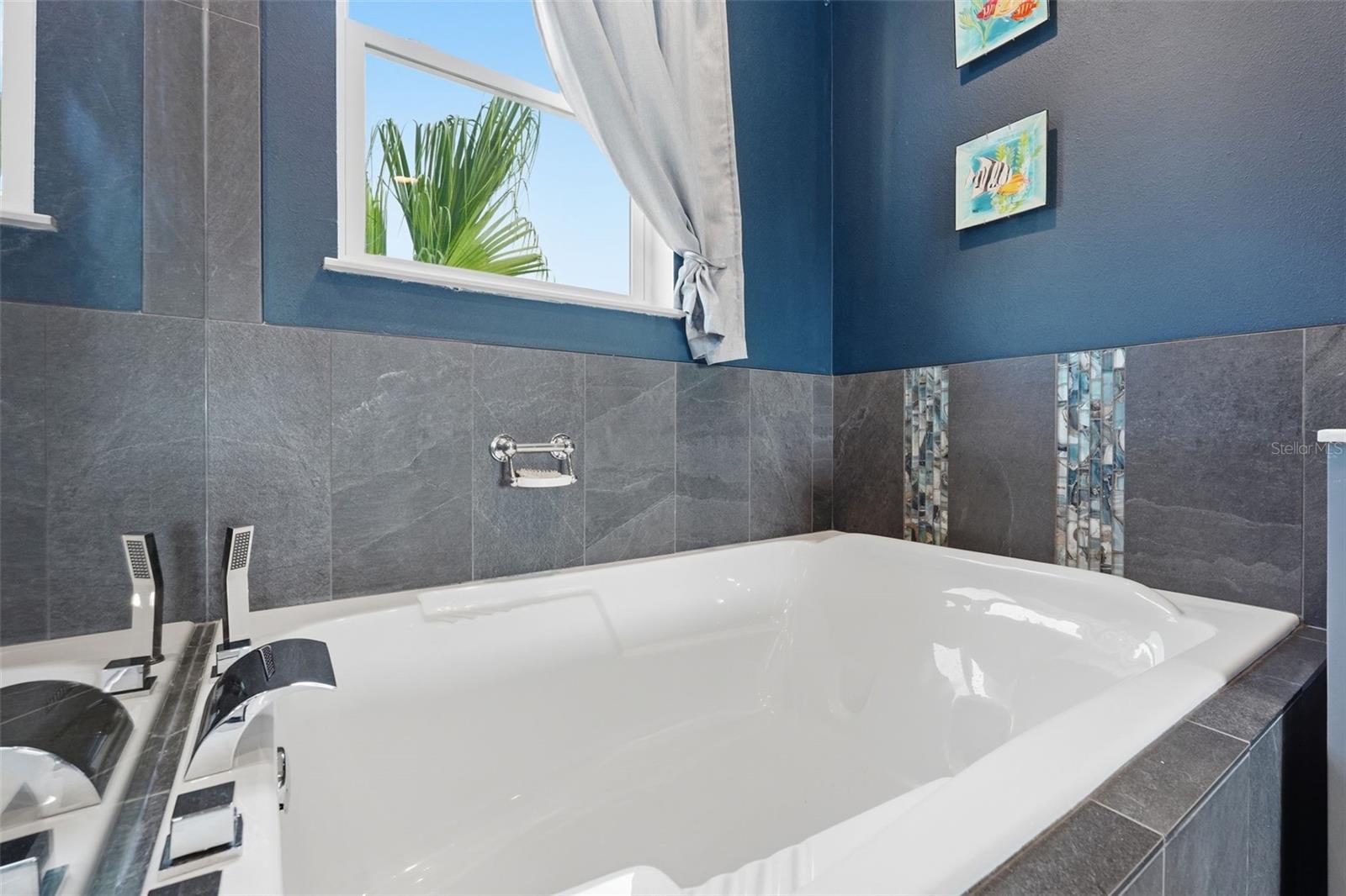 Image 29 of 48 For 532 Crystal Drive