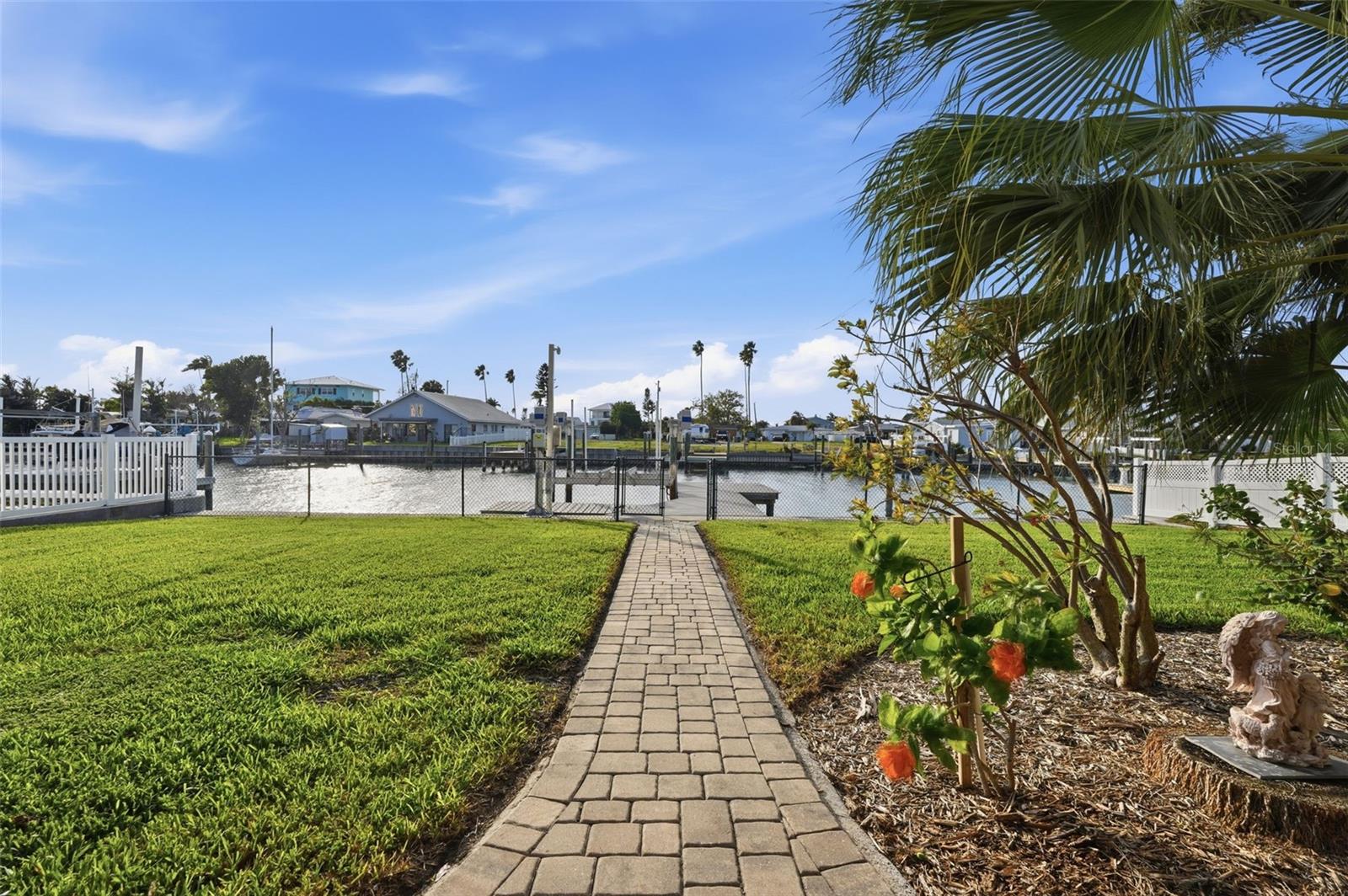 Image 39 of 48 For 532 Crystal Drive