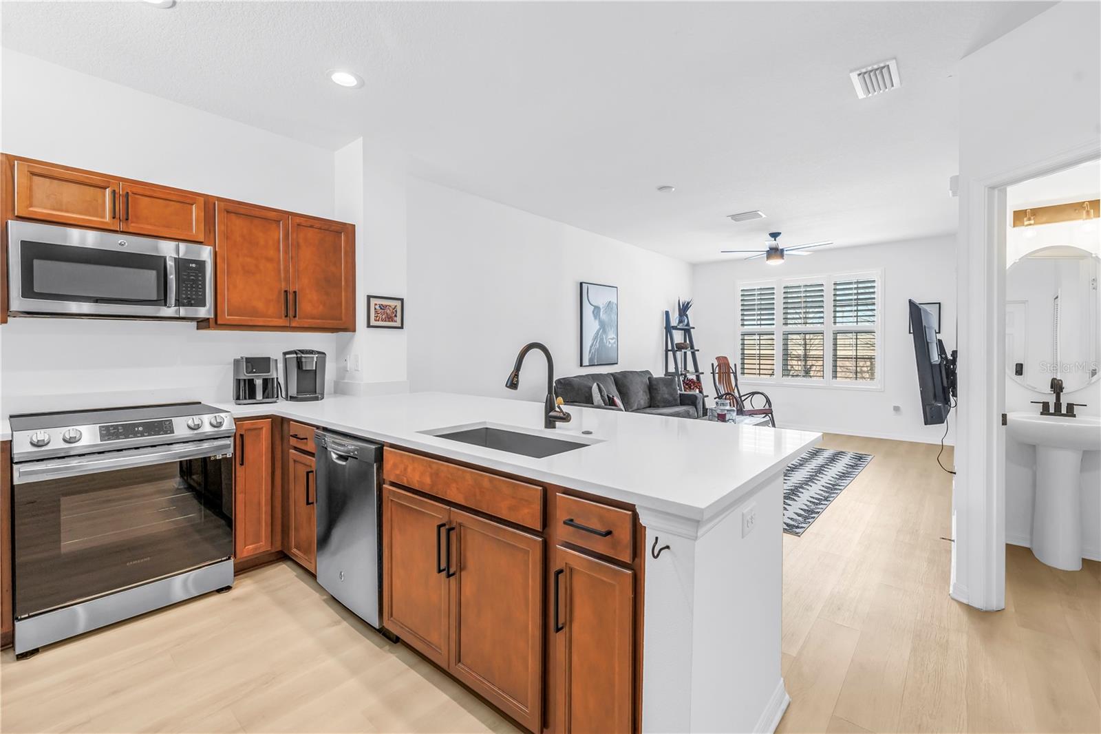 Image 17 of 33 For 429 Lorraine Leland Street