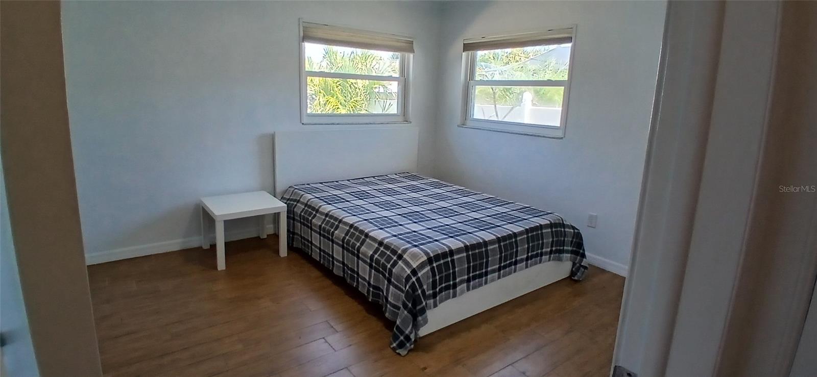 Image 24 of 39 For 4397 Harbor Hills Drive