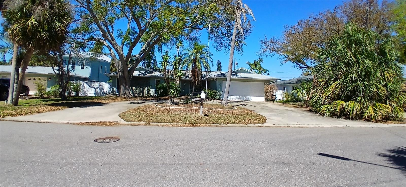 Image 36 of 39 For 4397 Harbor Hills Drive