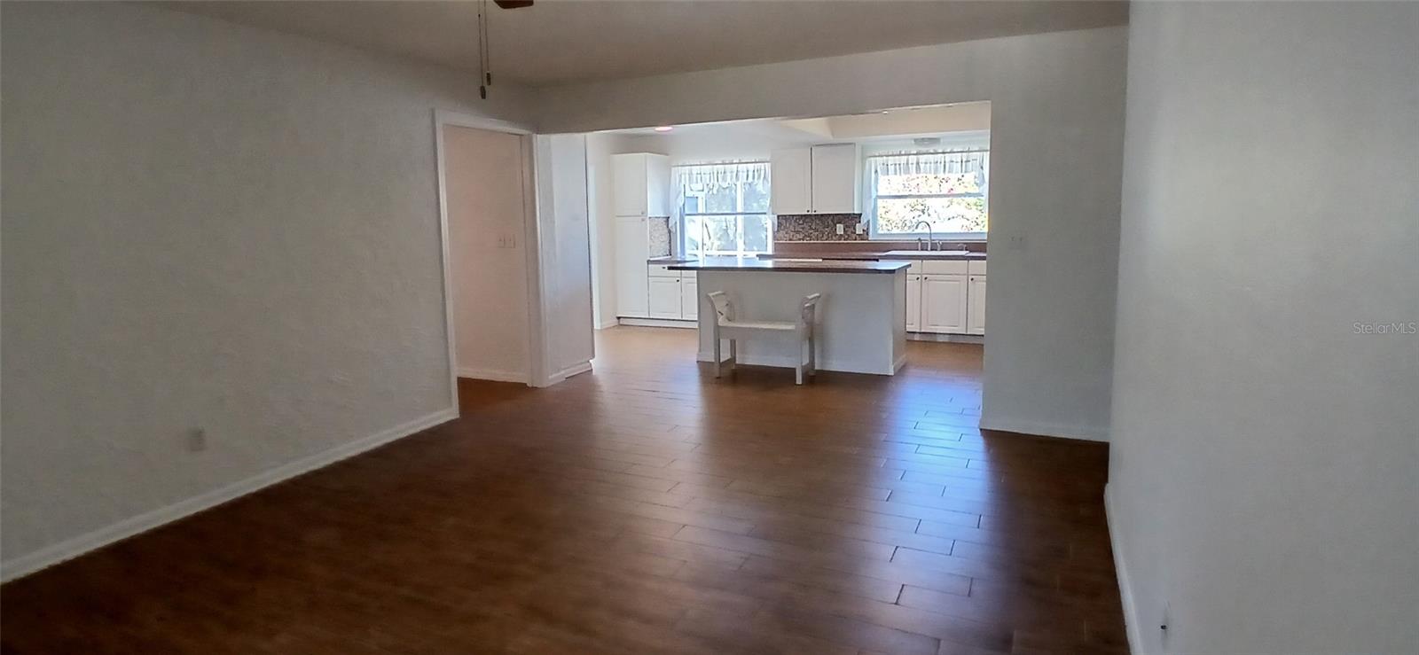 Image 5 of 39 For 4397 Harbor Hills Drive