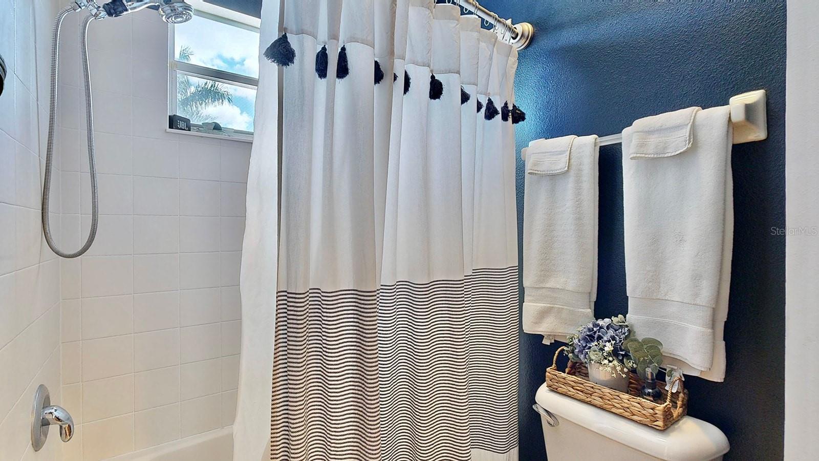 Image 47 of 80 For 310 Manns Harbor Drive