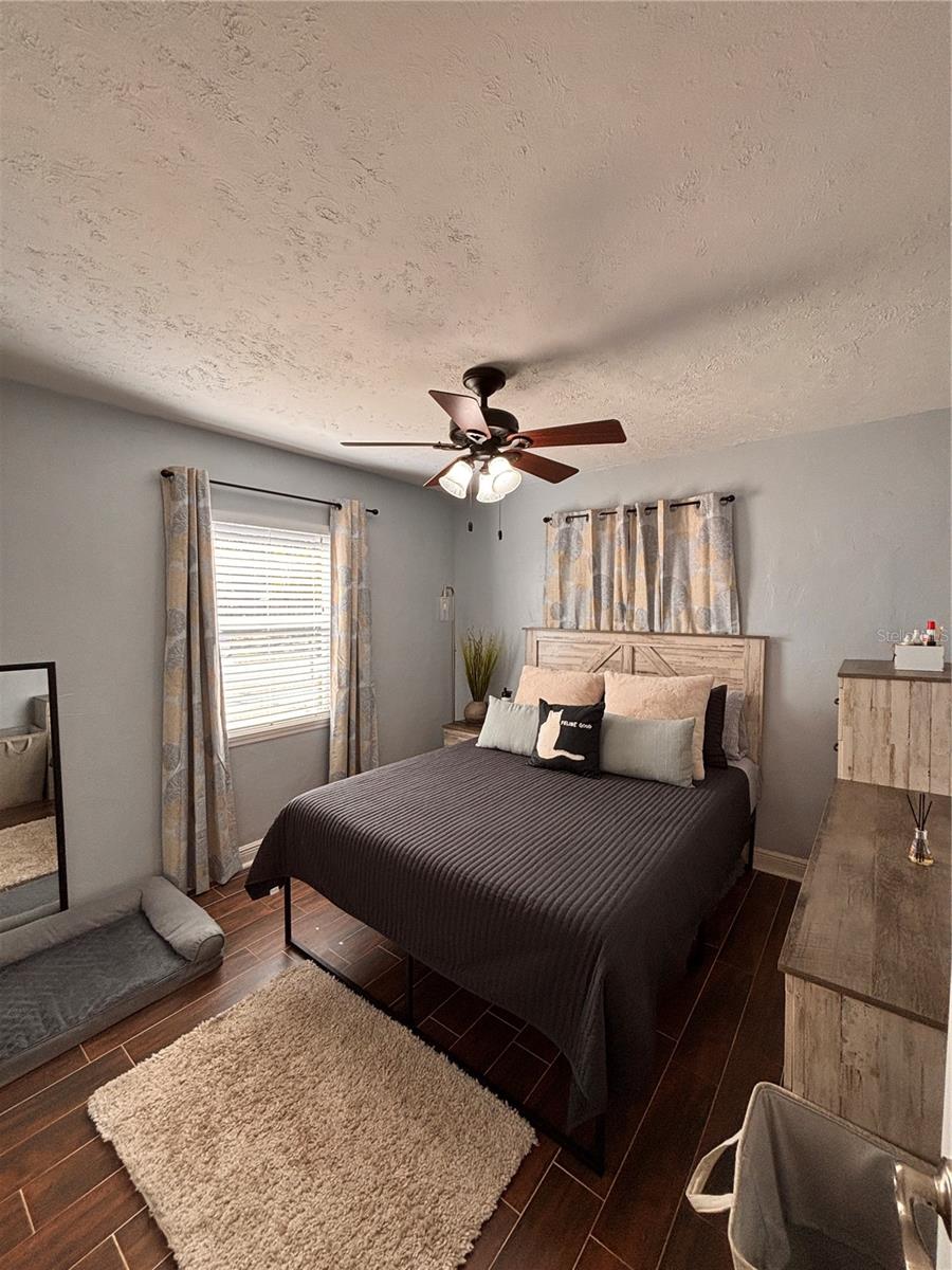 Image 11 of 24 For 745 52nd Avenue N