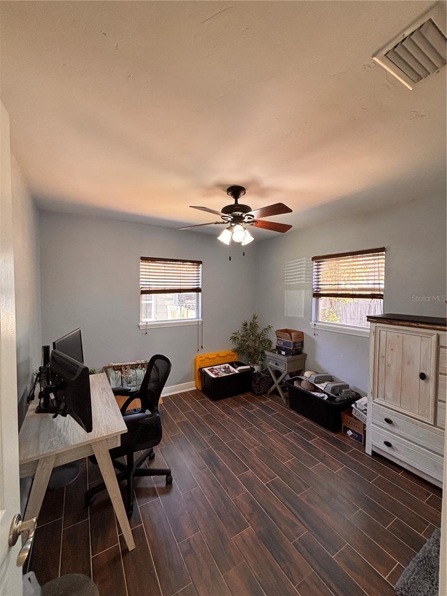 Image 13 of 24 For 745 52nd Avenue N