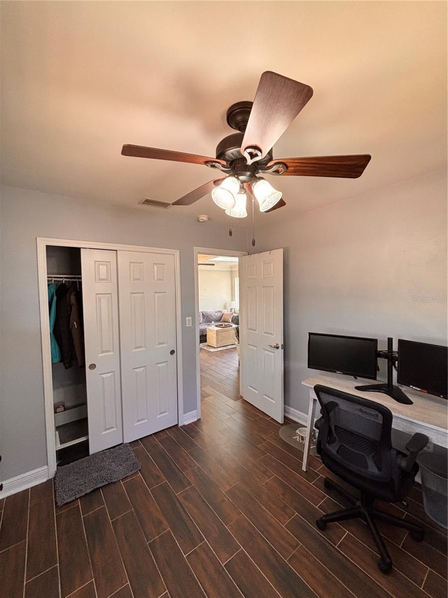 Image 14 of 24 For 745 52nd Avenue N