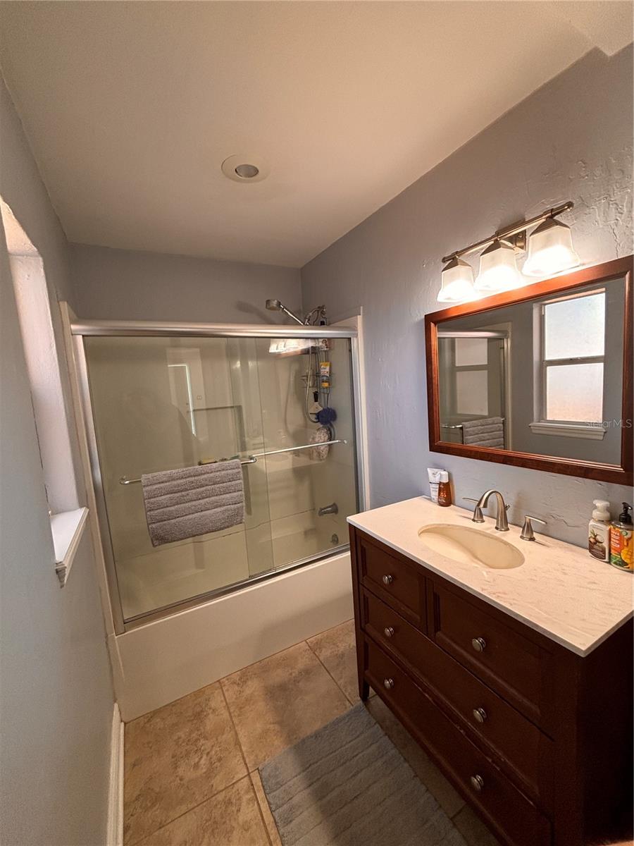 Image 16 of 24 For 745 52nd Avenue N