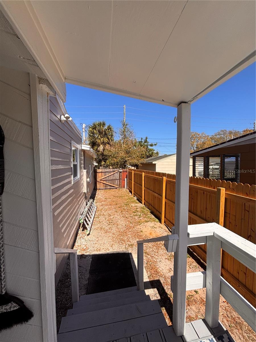 Image 17 of 24 For 745 52nd Avenue N